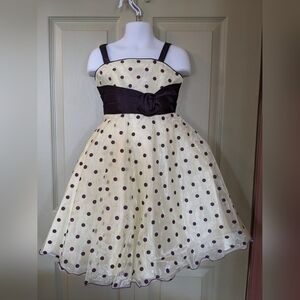 New with tags Girl's Classic Fashion party dress is size 4T, B13